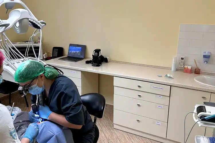 Стоматологічне лікування у кабінеті VA Clinic у Хмельницькому