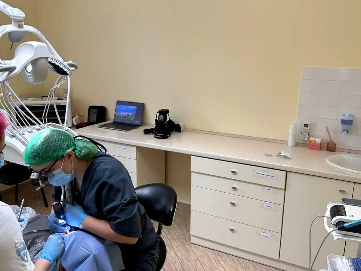 Стоматологічне лікування у кабінеті VA Clinic у Хмельницькому